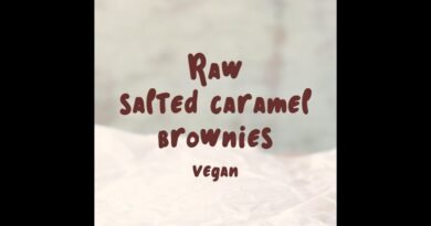 Raw salted caramel brownies