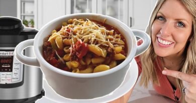 ONE POT MEAL! Grandma’s INSTANT POT Goulash!