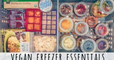 WHAT’S IN MY VEGAN FREEZER | vegan freezer meals + essentials