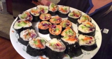 Raw Vegan || Sushi and banana caramels recipes